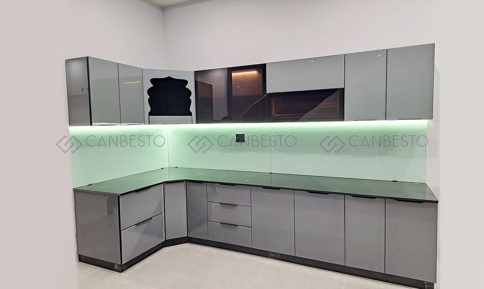tủ bếp nhôm kính, tủ bếp, canbesto, tủ bếp kim loại, tủ bếp đẹp, phong cách ý
